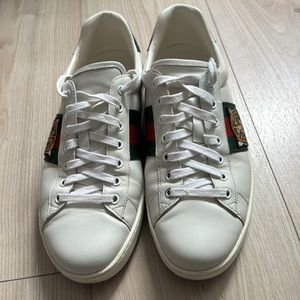 Gucci low top sneakers size 9.